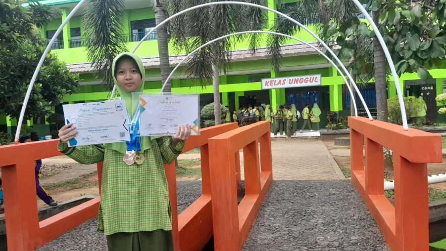 Tarisa Airia Dzie Izza, Siswi Berprestasi MTsN 2 Bandar Lampung Siap Mengukir Prestasi di Tingkat Nasional dan Internasional