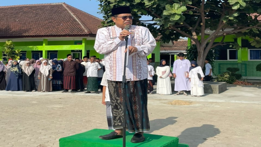 MTsN 2 Bandar Lampung Gelar Upacara Peringatan Hari Santri Nasional 2026