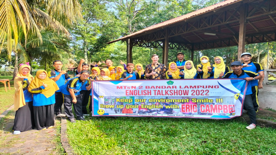 Kelas Unggul dan Khusus MTs Negeri 2 Bandar Lampung Gelar Talkshow Bahasa Inggris